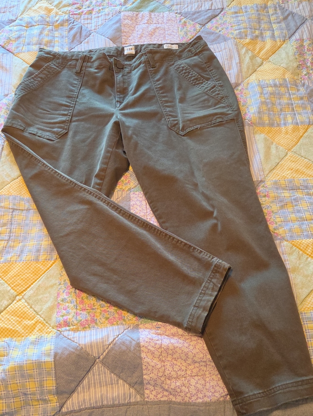 GAP Women's Olive Cargo-Style Utility Pants